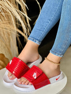 SANDALIAS NIKE PARA DAMAS CHAROLADAS